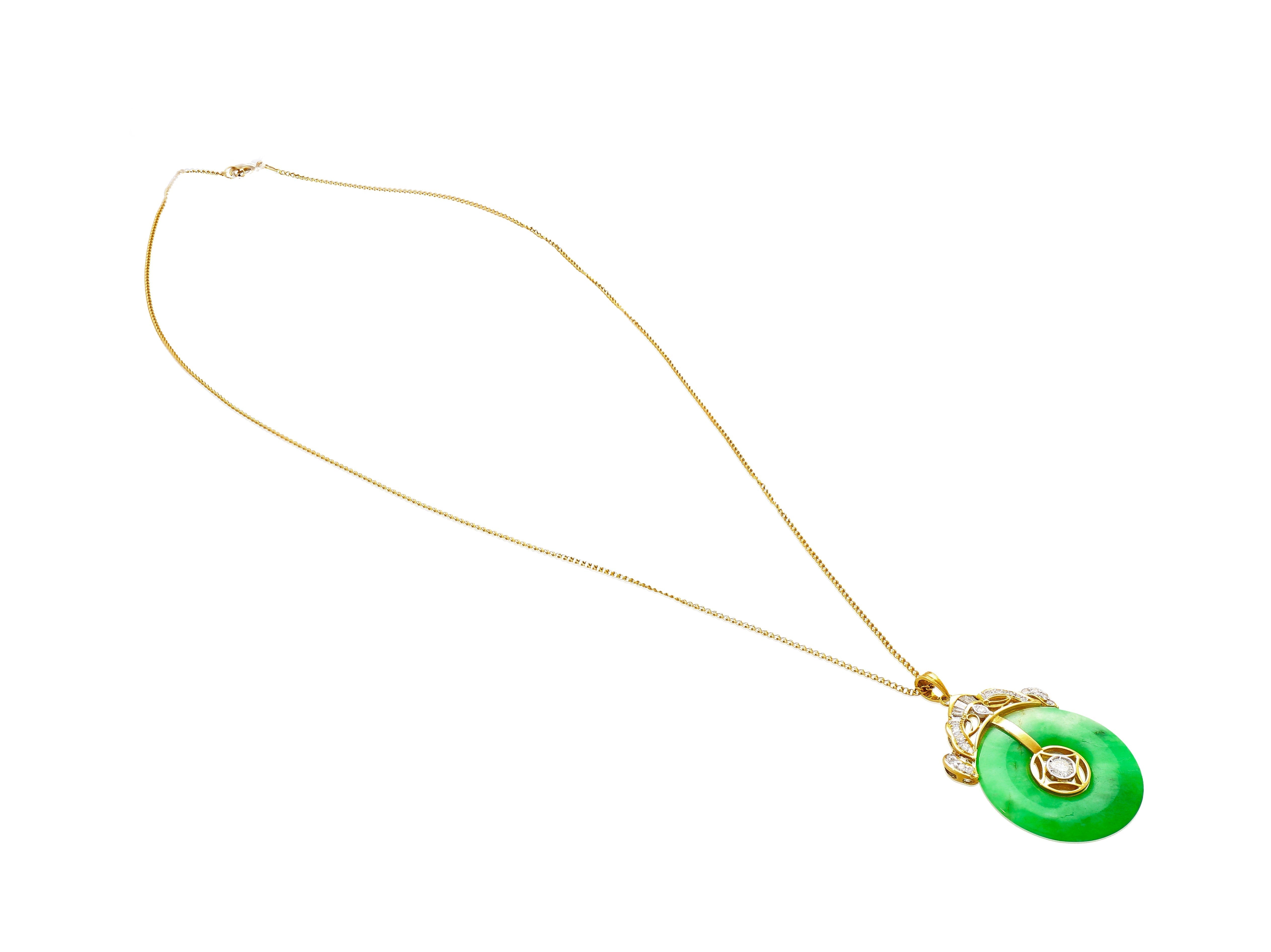 18K-Gold-Jadeite-Jade-Disc-Pendant-Necklace-with-Circular-Jade-and-Baguette-With-Round-Cut-Diamonds-Necklace-2.jpg