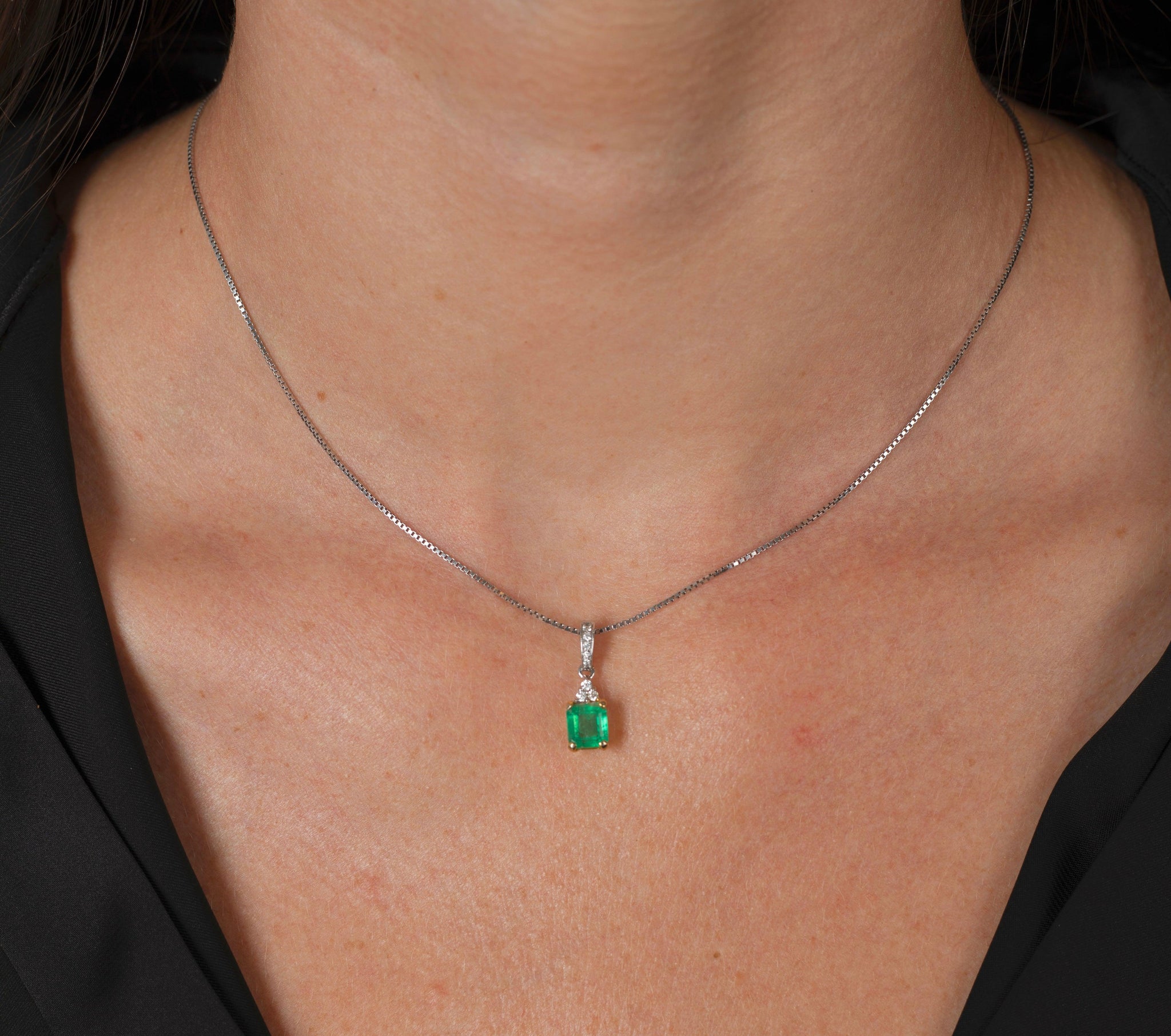 18k Solid Gold Natural Colombian Emerald and 3 Round Diamonds On Top Pendant Necklace