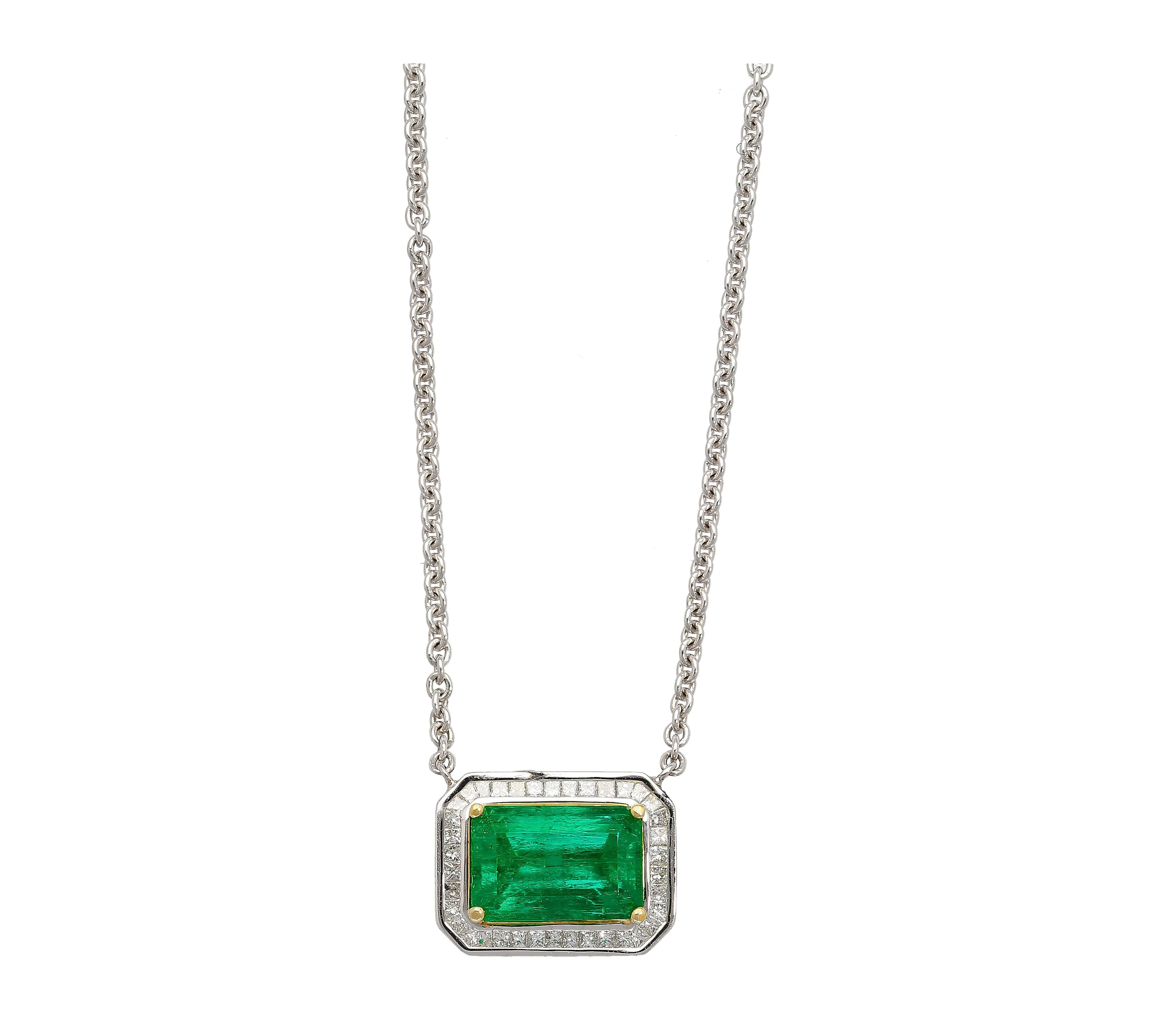 2.66 Carat Vivid Green Minor Oil Muzo Mine Colombian Emerald Floating Necklace