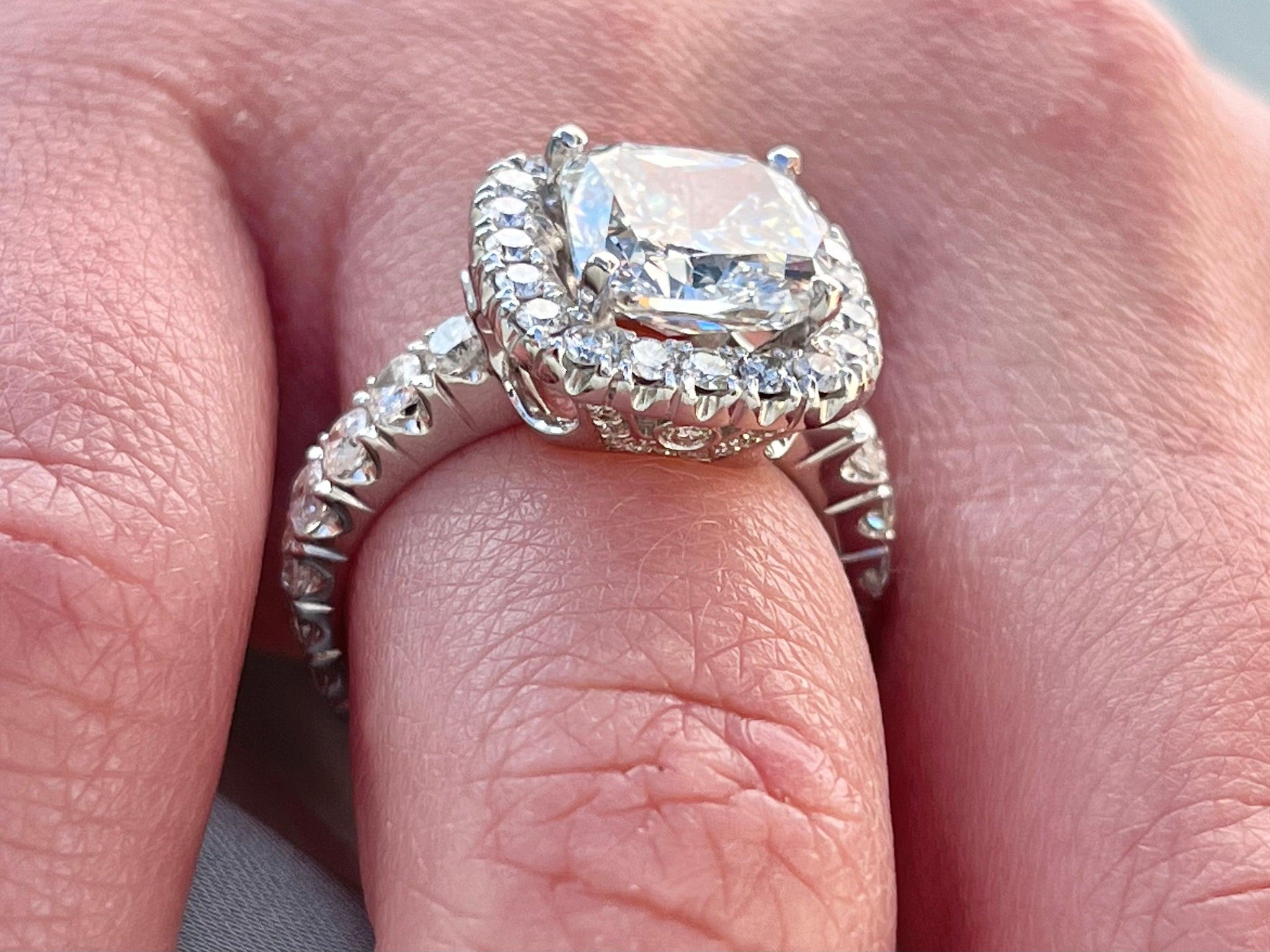 14K Round Cluster Diamond Mirage Solitaire Engagement Ring (3/4 ctw) –  Allen's Jewelers