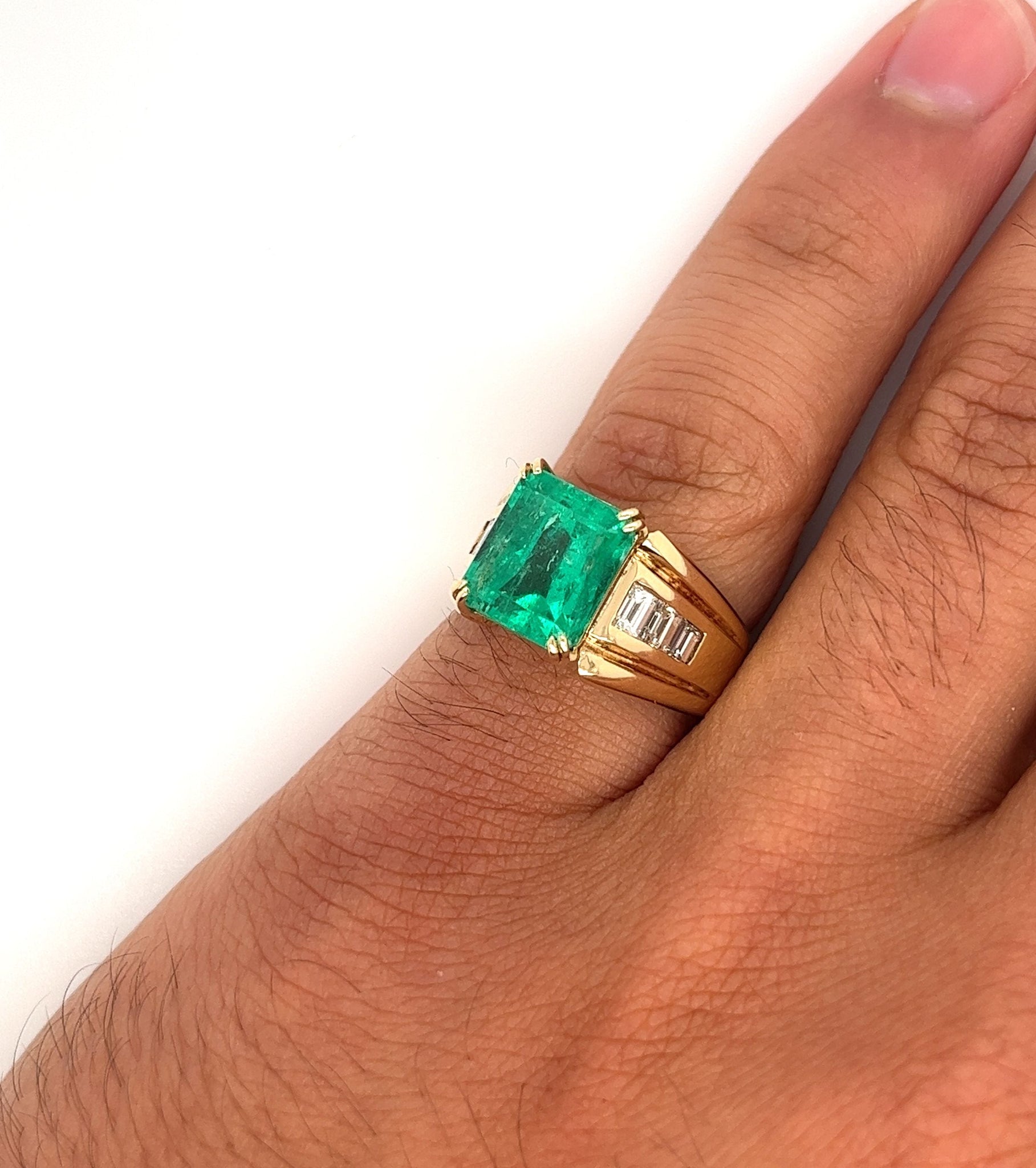4.60 Carat Natural Colombian Emerald & Baguette Diamonds in 14K Yellow Gold Unisex Ring