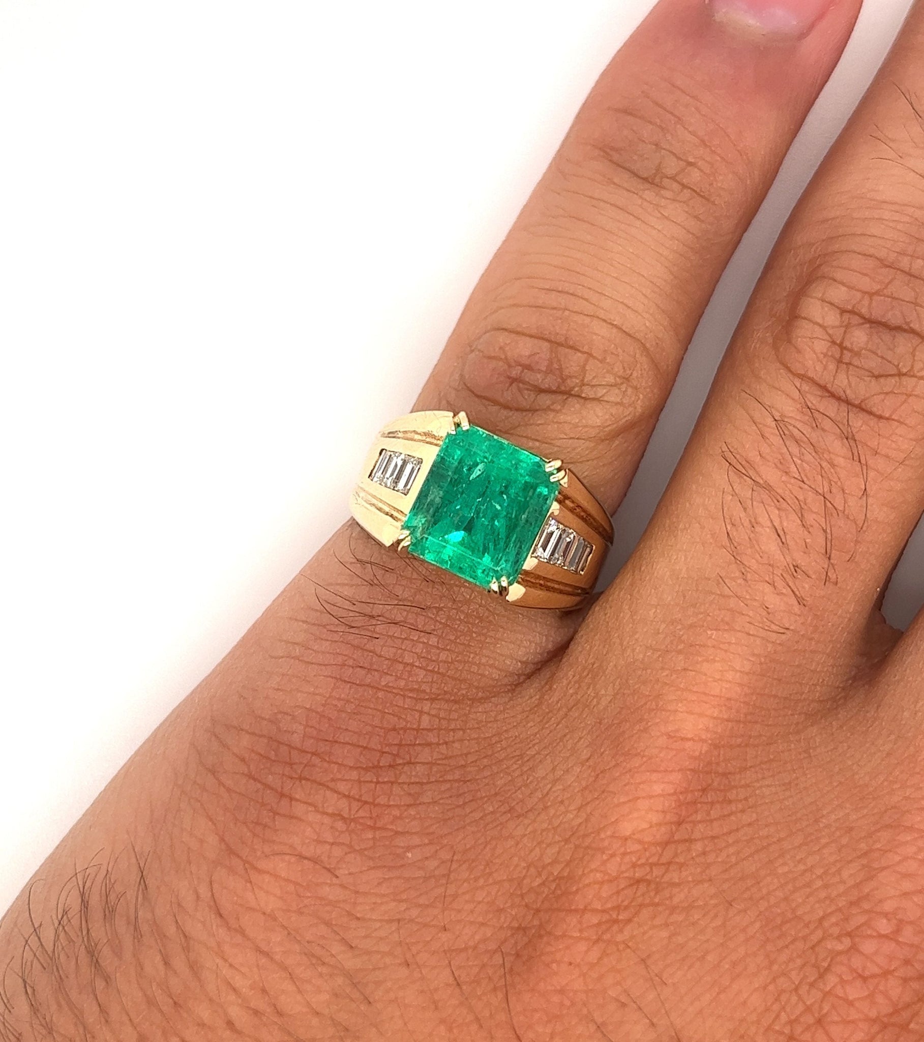 4.60 Carat Natural Colombian Emerald & Baguette Diamonds in 14K Yellow Gold Unisex Ring