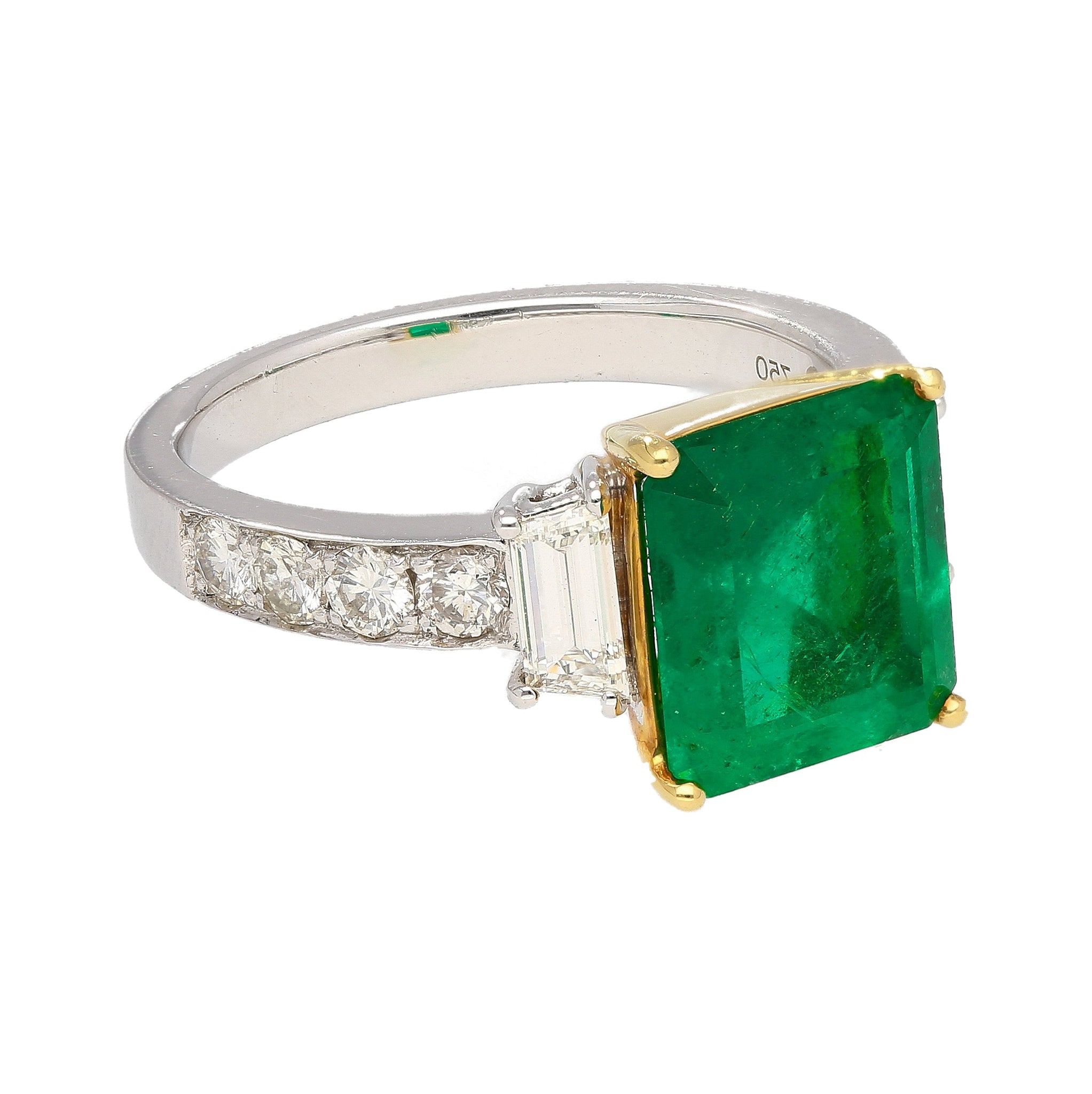 GRS Certified 3.16 Carat Vivid Green Minor Oil Colombia Emerald and Diamond 18K Ring | GRS Appendix.