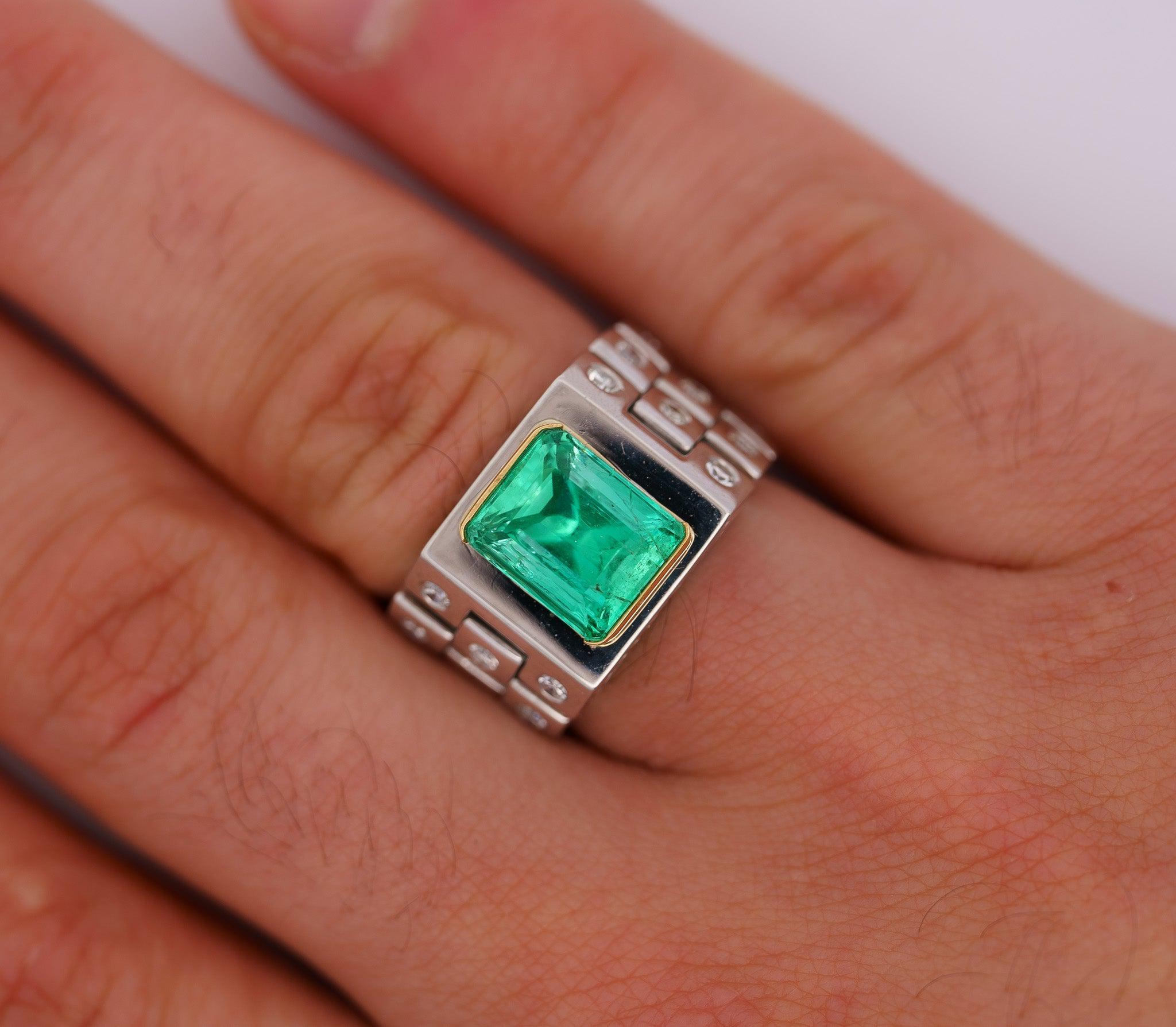 GRS certified 3.43 carat Colombian Emerald Mens Link Ring