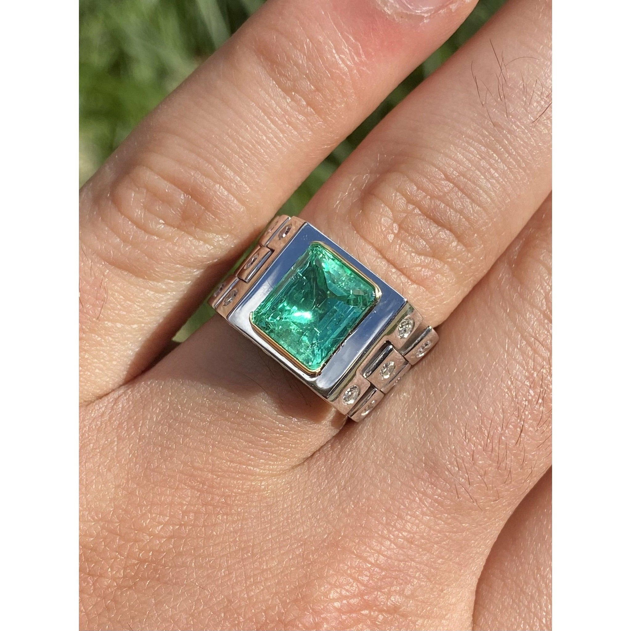 GRS certified 3.43 carat Colombian Emerald Mens Link Ring - ASSAY