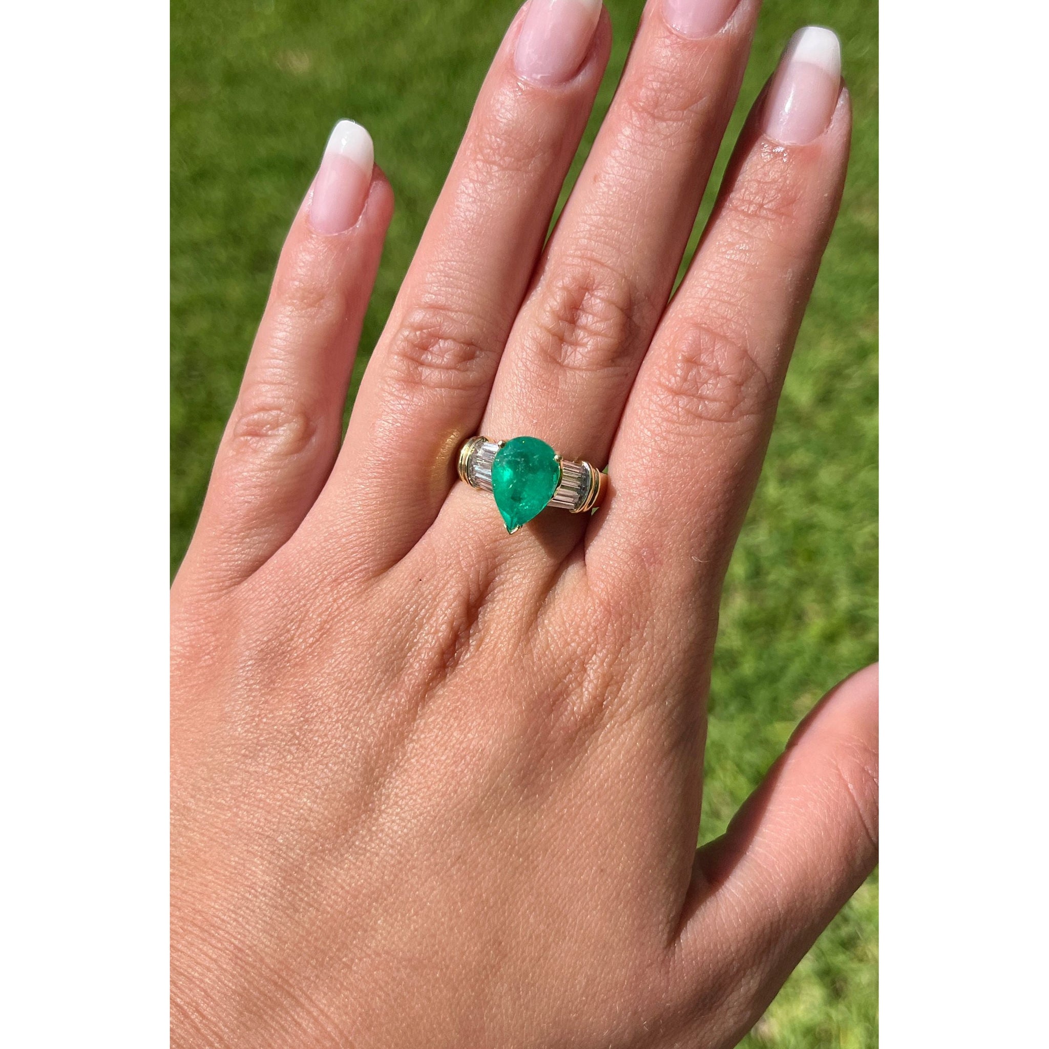 Emerald with diamond ring Clearance