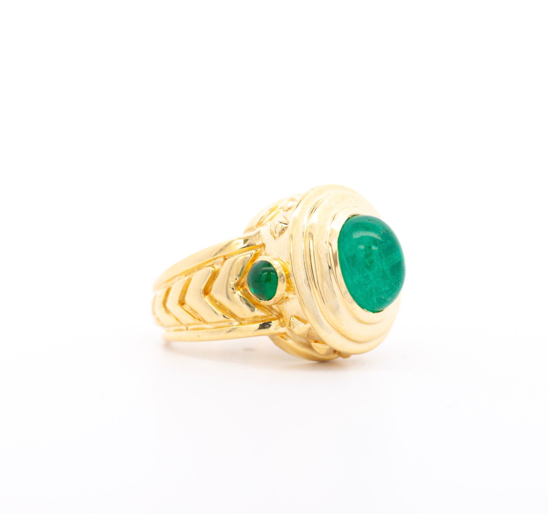 Vintage-3-Carat-Cabochon-Cut-Colombian-Emerald-Bezel-in-20K-Yellow-Gold-Ring-Rings-2_8cba6737-2fe9-4f59-a5c4-1331dd805a77.jpg