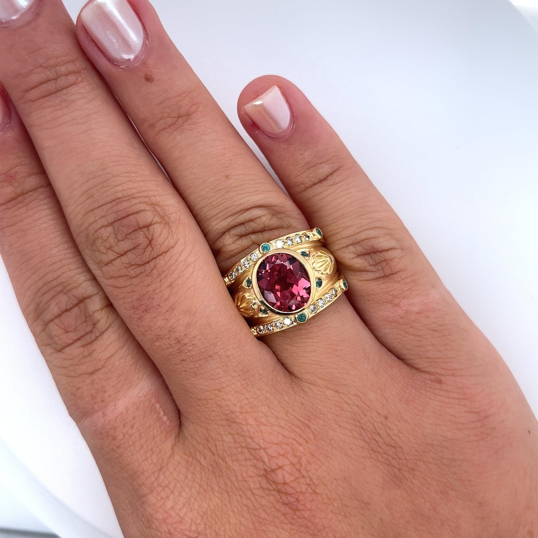 Vintage 6 Carat TW Oval Cut Pinkish-Red Tourmaline with Neon Paraiba Tourmaline and Diamond Ring in 18K Gold