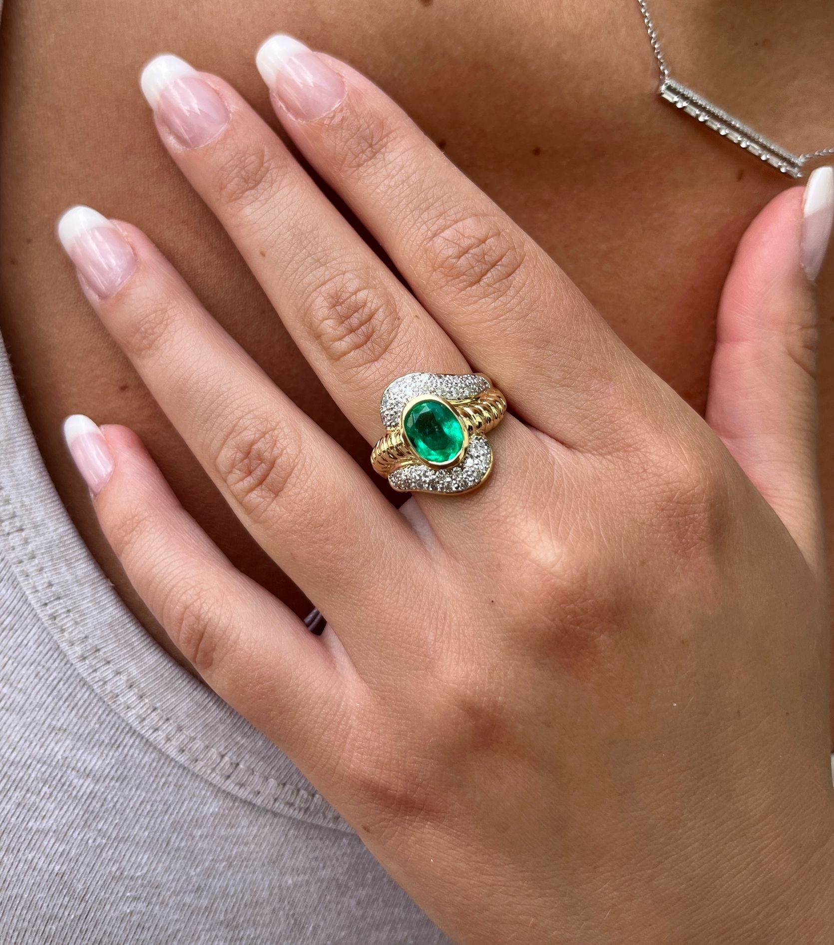 Vintage Natural Oval Cut Emerald & Diamond Ribbed Textured Bezel Set 18K Gold Ring