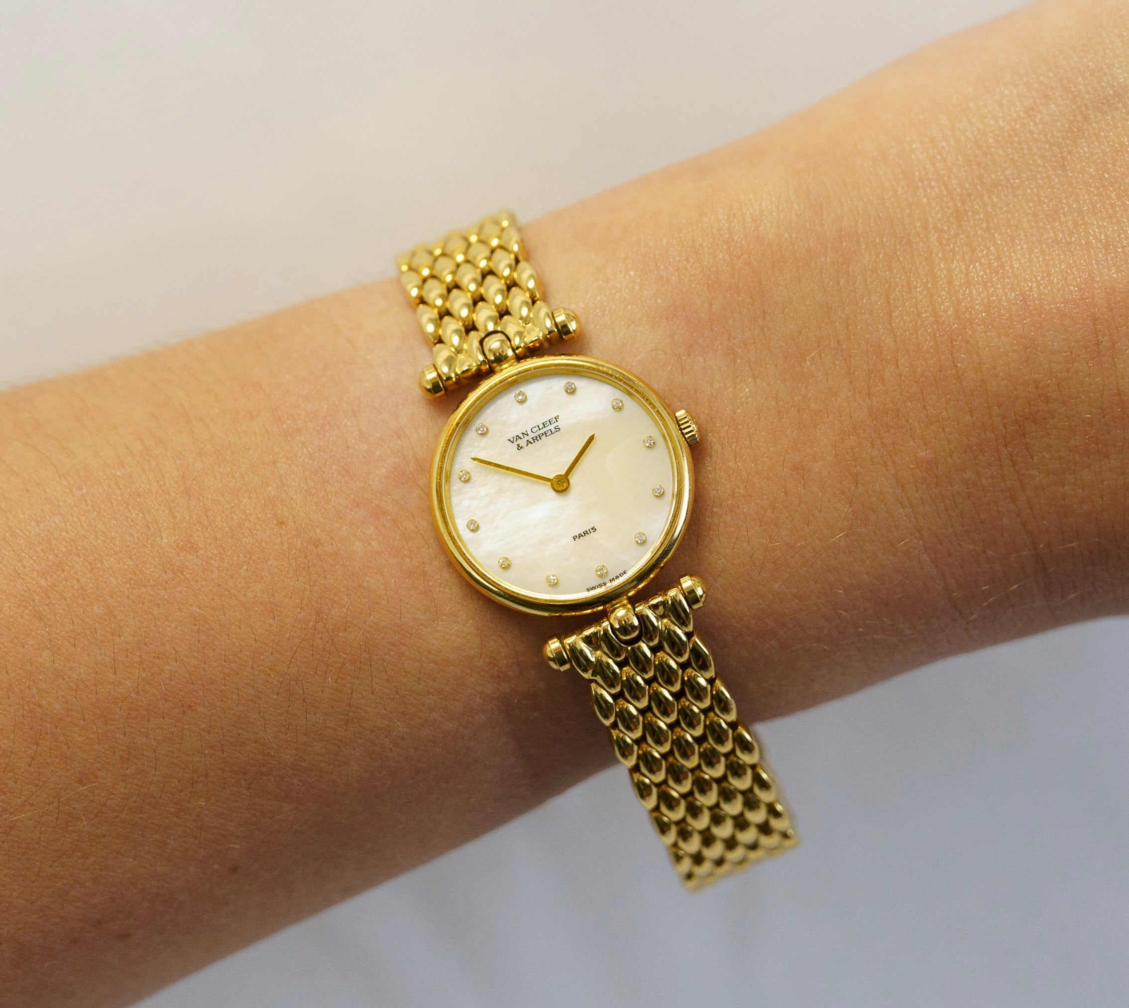 Vintage-Van-Cleef-Arpels-18K-Mother-of-Pearl-and-Diamond-Ladies-24mm-Quartz-Watch-Watches-2.jpg