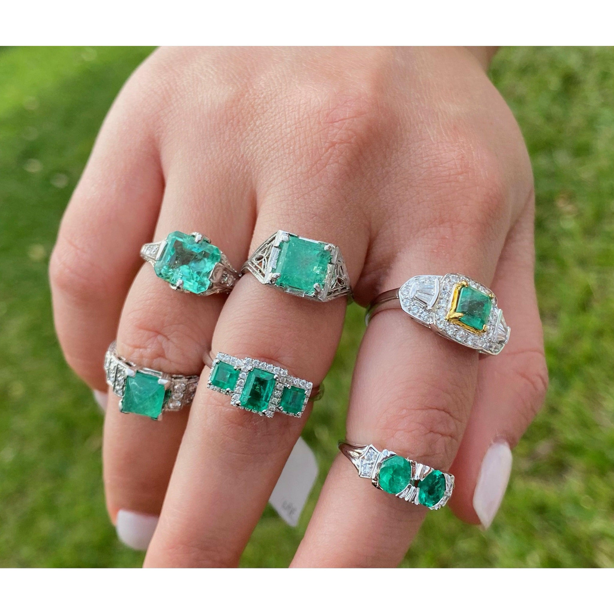 1.93 Carat Colombian Emerald set in Art Deco Platinum filigree ring - ASSAY