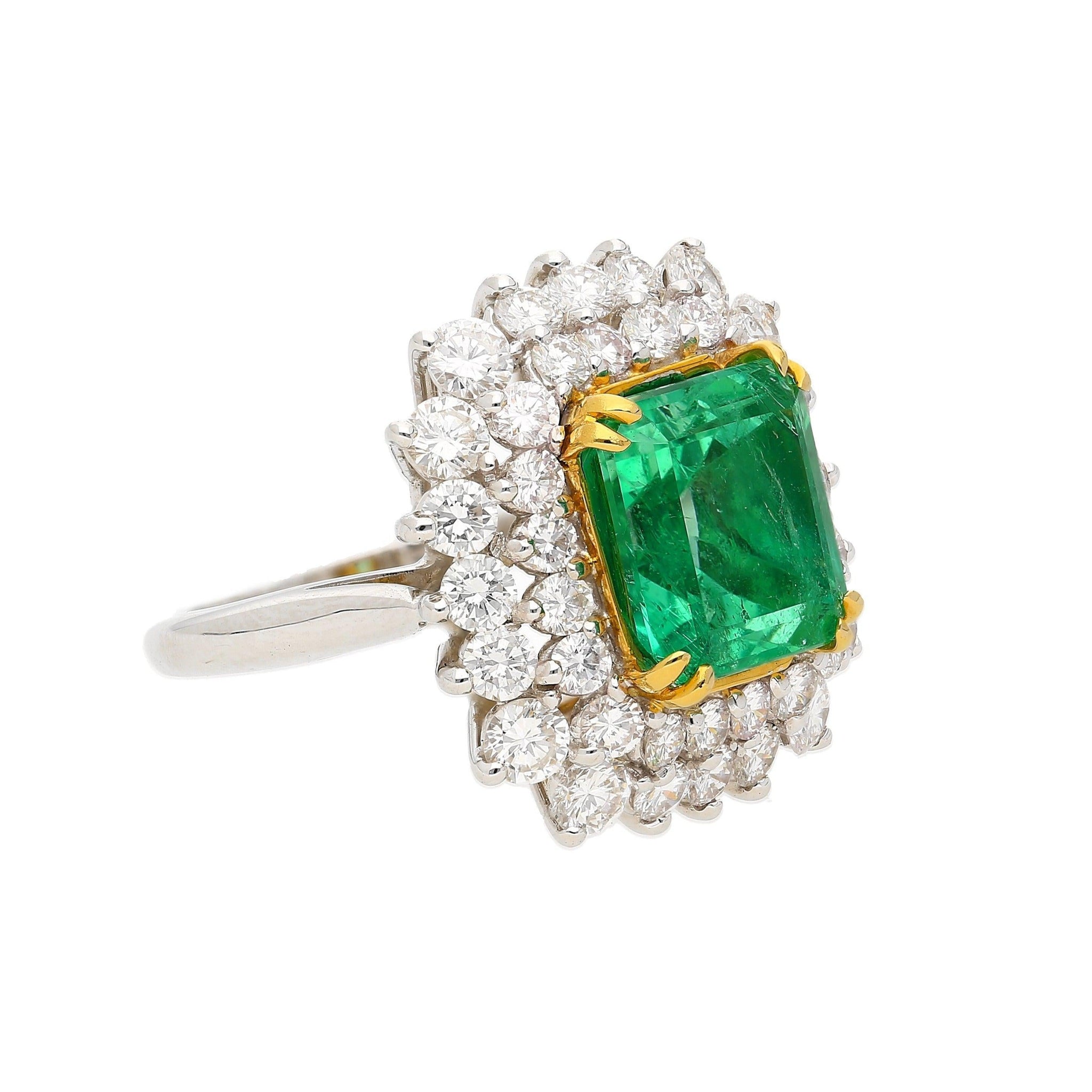 4.30 carat natural Colombian Emerald in Diamond cluster ring - ASSAY