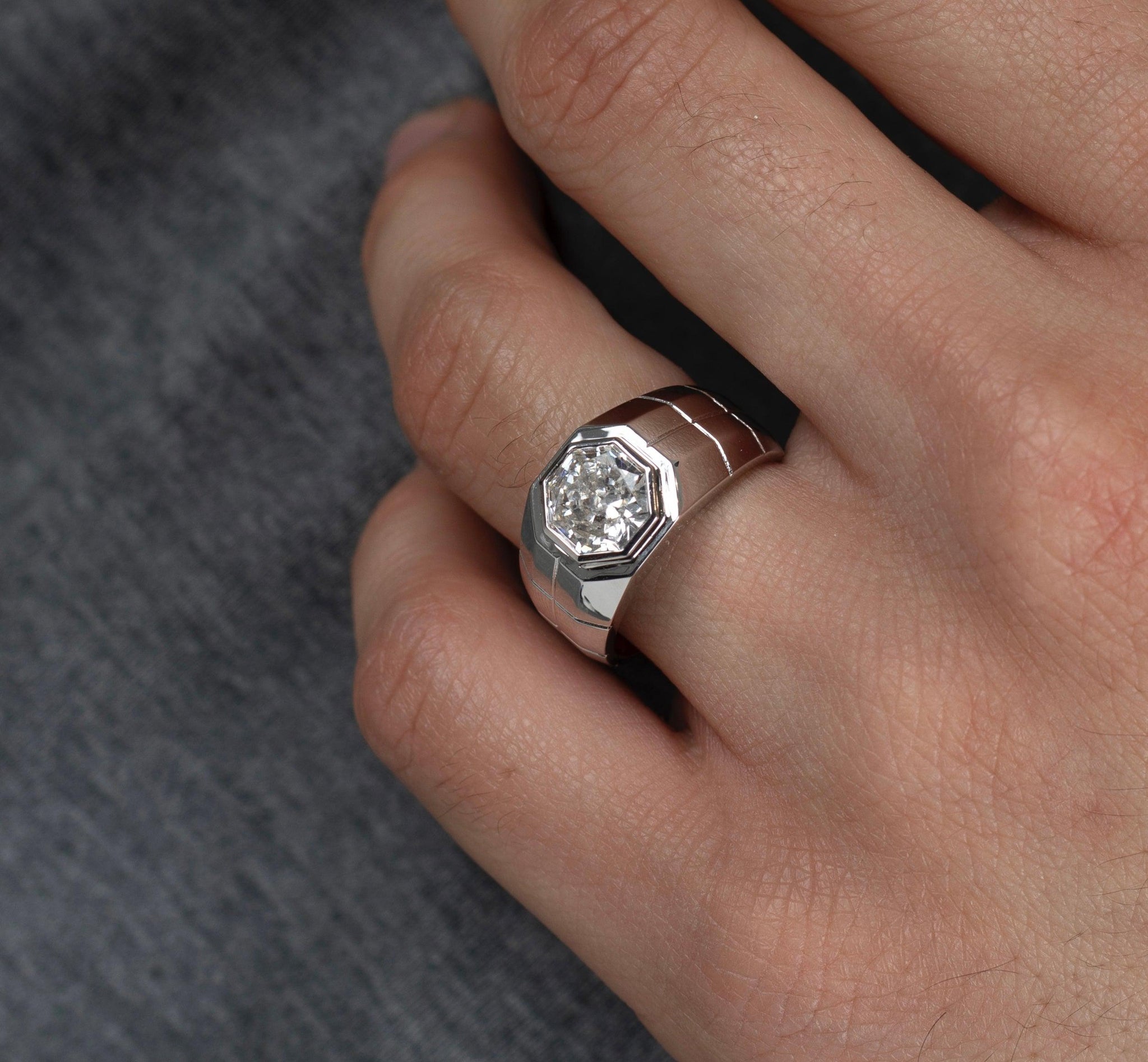 Overlapping Waves Platinum Ring