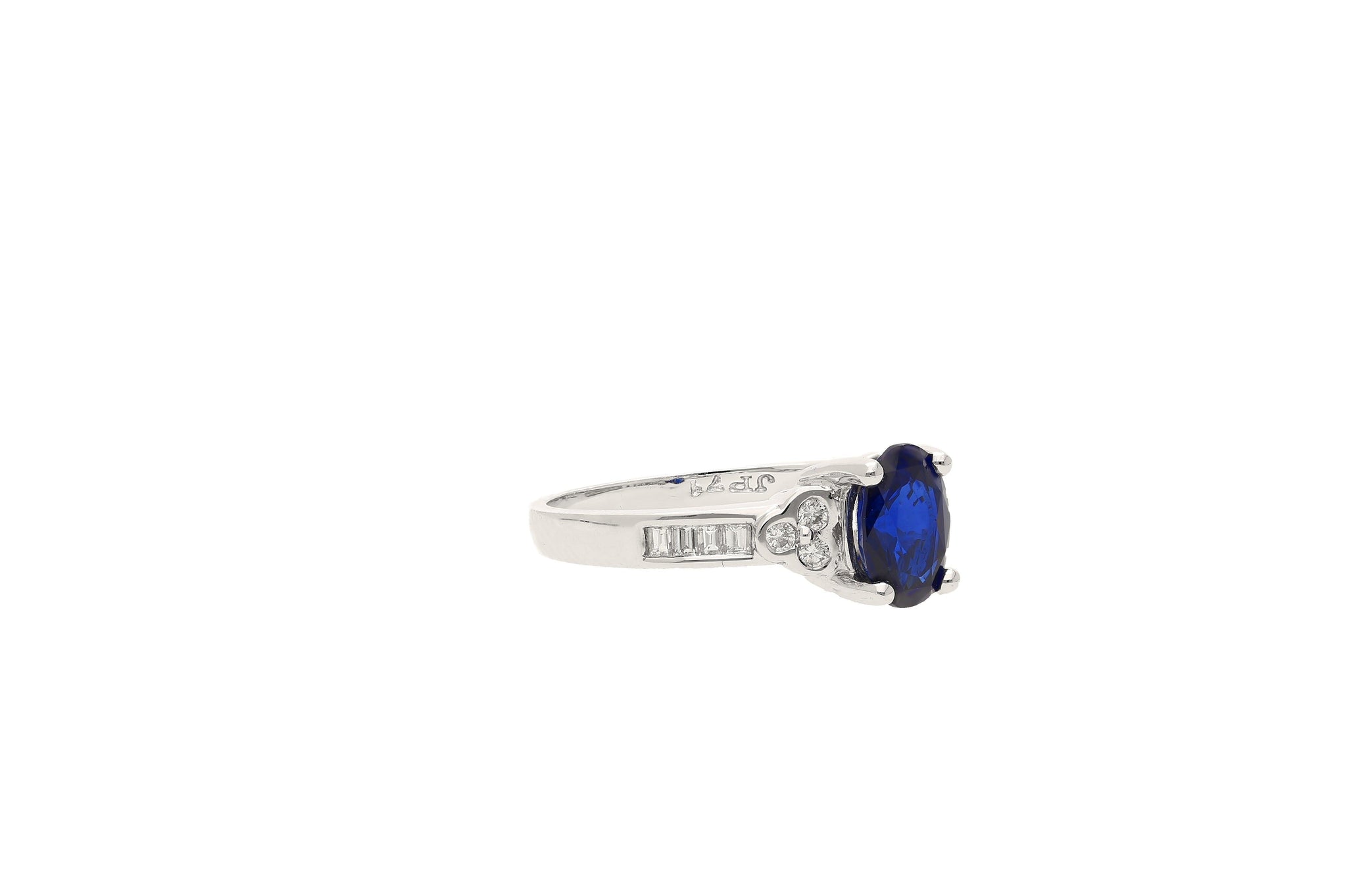 Oval cut Natural Blue Sapphire with natural baguette cut diamonds in 18k solid white gold - ASSAY